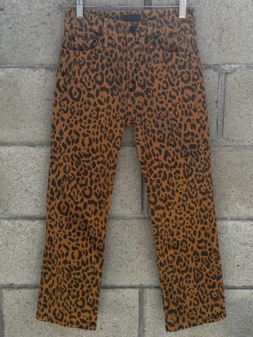 MOTHER the Mid Rise Rider Ankle Jean in Hit the Spot 25